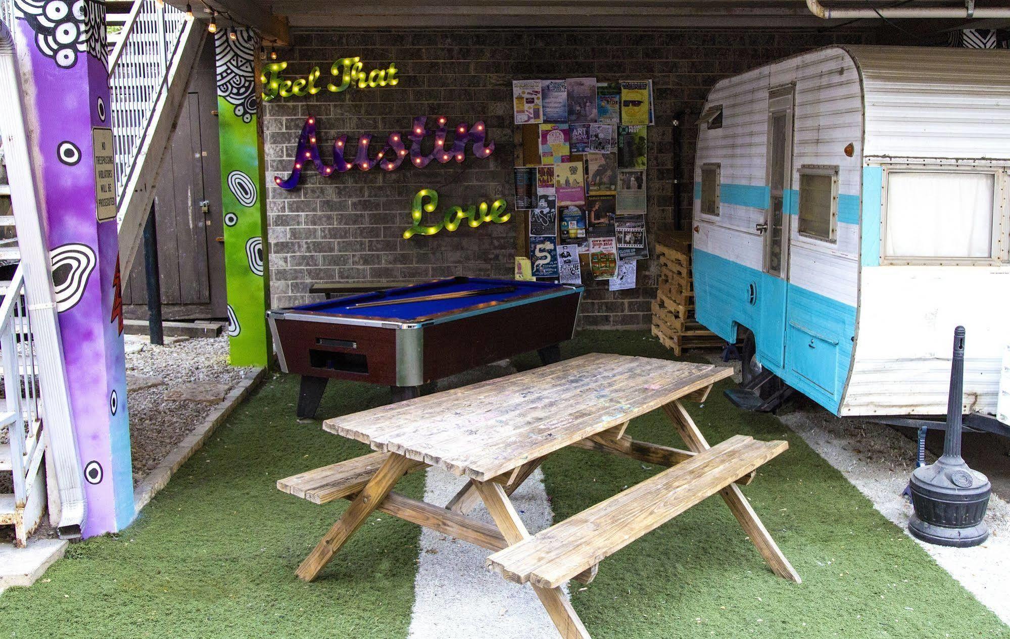 Drifter Jack'S Hostel Austin Exterior photo